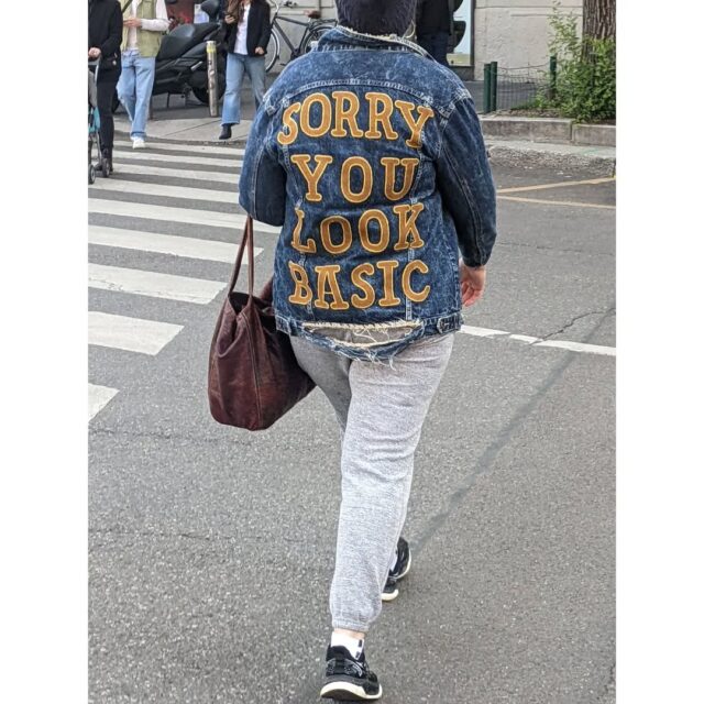 #milano #sorryyoulookbasic #outﬁtoftheday #photooftheday ✌🏻🤩